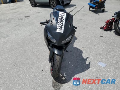 Drugie zdjęcie samochodu z przodu: 2016 HONDA CBR1000 RR VIN:JH2SC5914GK800105 - miniatura