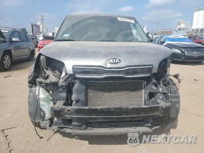 Piąte zdjęcie samochodu w środku: 2019 KIA SOUL + VIN:KNDJP3A58K7639703 - miniatura