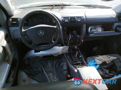 Zdjęcie 8 z 13 samochodu: 2001 MERCEDES-BENZ ML 320 VIN:4JGAB54E21A257959 - miniatura