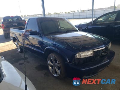 Czwarte zdjęcie samochodu z boku: 1999 CHEVROLET S TRUCK S10 VIN:1GCCS1442XK178792 - miniatura