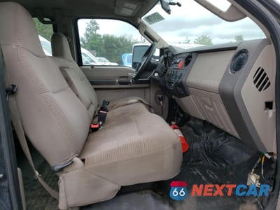 Piąte zdjęcie samochodu w środku: 2008 FORD F450 SUPER DUTY VIN:1FDXW47R08EC44329 - miniatura