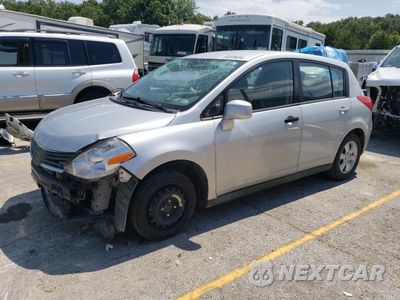2008 NISSAN VERSA S 3N1BC13E28L450022 - główne zdjęcie licytacji z USA - miniatura