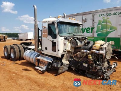 2024 MACK PINNACLE 1M1PN4GY5RM013500 - główne zdjęcie licytacji z USA - miniatura