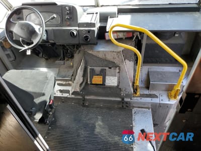 Zdjęcie 8 z 12 samochodu: 2001 FORD ECONOLINE E450 SUPER DUTY COMMERCIAL STRIPPED CHASSIS VIN:1FCLE49L21HB26009 - miniatura