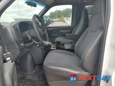 Zdjęcie 7 z 14 samochodu: 2002 CHEVROLET EXPRESS G1500 VIN:1GCEG15W121228610 - miniatura