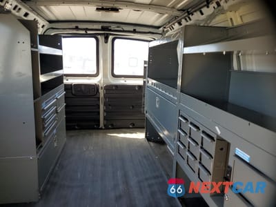 Zdjęcie 10 z 13 samochodu: 2015 GMC SAVANA G2500 VIN:1GTW7FCF1F1214779 - miniatura