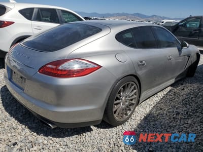 Czwarte zdjęcie samochodu z boku: 2012 PORSCHE PANAMERA 2 VIN:WP0AA2A76CL013170 - miniatura