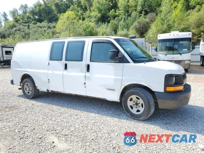 Czwarte zdjęcie samochodu z boku: 2003 CHEVROLET EXPRESS G2500 VIN:1GCFG29T331148026 - miniatura