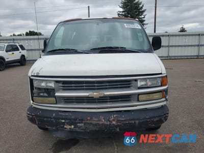 Piąte zdjęcie samochodu w środku: 2002 CHEVROLET EXPRESS G1500 VIN:1GCEG15W121228610 - miniatura