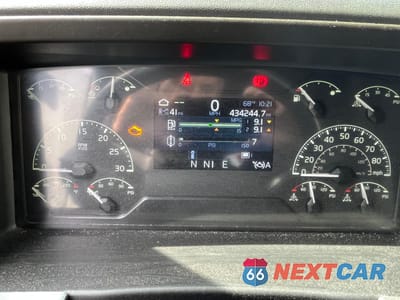 Zdjęcie 8 z 10 samochodu: 2020 VOLVO VN VNL VIN:4V4NC9EH1LN211395 - miniatura