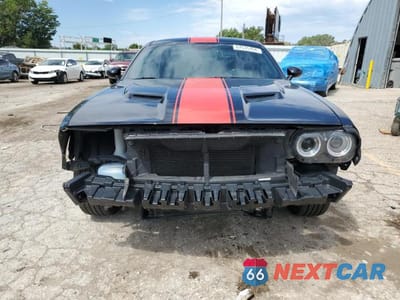 Piąte zdjęcie samochodu w środku: 2020 DODGE CHALLENGER SXT VIN:2C3CDZAG9LH105304 - miniatura