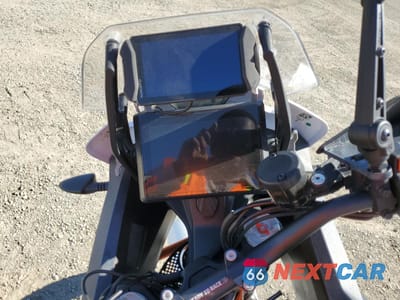 Zdjęcie 7 z 9 samochodu: 2023 KTM 1290 SUPER ADVENTURE R VIN:VBKV59405PM967520 - miniatura