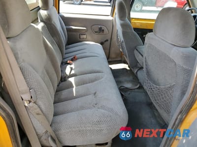 Zdjęcie 11 z 13 samochodu: 2000 GMC SIERRA C3500 VIN:1GDHC33F1YF485751 - miniatura