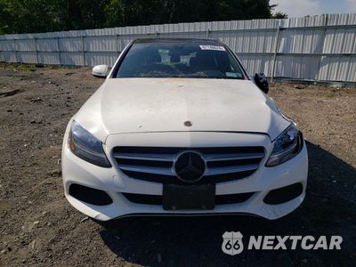 Piąte zdjęcie samochodu w środku: 2018 MERCEDES-BENZ C 300 4MATIC VIN:55SWF4KB8JU270612 - miniatura