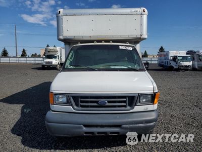 Piąte zdjęcie samochodu w środku: 2006 FORD ECONOLINE E450 SUPER DUTY CUTAWAY VAN VIN:1FDXE45S36HA86248 - miniatura