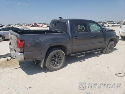 Trzecie zdjęcie samochodu z tyłu: 2021 TOYOTA TACOMA DOUBLE CAB VIN:5TFAZ5CN6MX105945 - miniatura