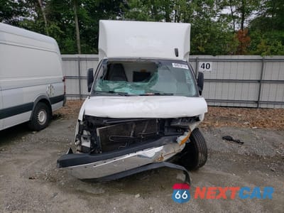 Piąte zdjęcie samochodu w środku: 2017 GMC SAVANA CUTAWAY G3500 VIN:1GD07RFG4H1196448 - miniatura