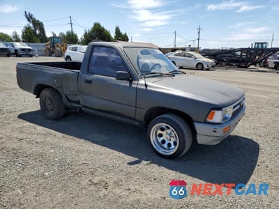 Czwarte zdjęcie samochodu z boku: 1993 TOYOTA PICKUP 1/2 TON SHORT WHEELBASE VIN:JT4RN81A2P5166404 - miniatura