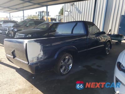 Trzecie zdjęcie samochodu z tyłu: 1999 CHEVROLET S TRUCK S10 VIN:1GCCS1442XK178792 - miniatura