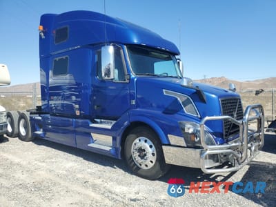 2015 VOLVO VN VNL 4V4NC9EH4FN176940 - główne zdjęcie licytacji z USA - miniatura