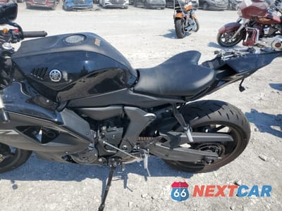 Zdjęcie 13 z 16 samochodu: 2024 YAMAHA YZFR7 VIN:JYARM38E9RA011000 - miniatura