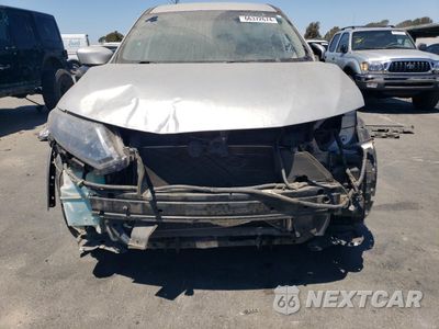 Piąte zdjęcie samochodu w środku: 2016 NISSAN ROGUE S VIN:KNMAT2MT4GP605460 - miniatura