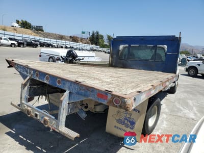 Trzecie zdjęcie samochodu z tyłu: 2001 FORD F350 SUPER DUTY VIN:1FDWF36F01EB18992 - miniatura