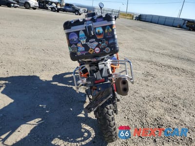 Czwarte zdjęcie samochodu z boku: 2023 KTM 1290 SUPER ADVENTURE R VIN:VBKV59405PM967520 - miniatura