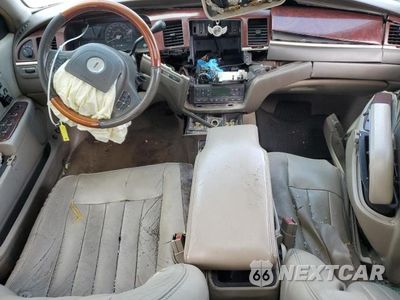 Zdjęcie 8 z 12 samochodu: 2003 LINCOLN TOWN CAR SIGNATURE VIN:1LNHM82W73Y680066 - miniatura