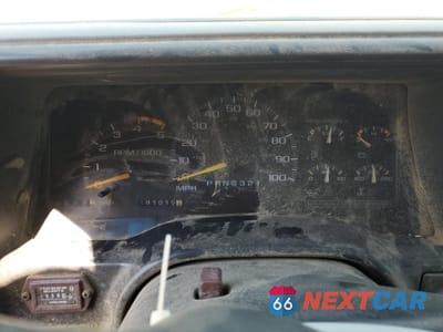 Zdjęcie 9 z 13 samochodu: 2000 GMC SIERRA C3500 VIN:1GDHC33F1YF485751 - miniatura