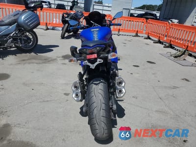 Czwarte zdjęcie samochodu z boku: 2014 KAWASAKI ZX1000 M VIN:JKAZXCM14EA000196 - miniatura