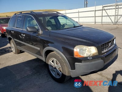 Czwarte zdjęcie samochodu z boku: 2004 VOLVO XC90 VIN:YV1CZ59H141101034 - miniatura
