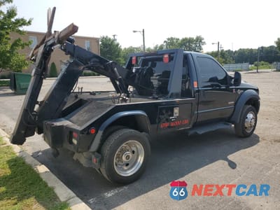 Trzecie zdjęcie samochodu z tyłu: 2006 FORD F450 SUPER DUTY VIN:1FDXF46P06EA61901 - miniatura