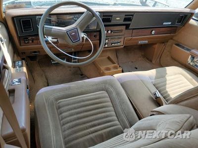 Zdjęcie 8 z 12 samochodu: 1988 CHEVROLET CAPRICE CLASSIC BROUGHAM VIN:1G1BU51H9JR110095 - miniatura