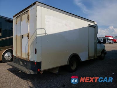 Trzecie zdjęcie samochodu z tyłu: 2021 CHEV EXPRESS G3500 VIN:1HA3GSC75MN000934 - miniatura