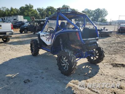 Trzecie zdjęcie samochodu z tyłu: 2021 HONDA SXS1000 S2X VIN:1HFVE0599M4201303 - miniatura