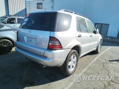 Trzecie zdjęcie samochodu z tyłu: 2001 MERCEDES-BENZ ML 320 VIN:4JGAB54E21A257959 - miniatura