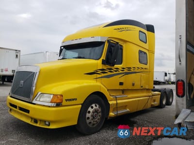 Drugie zdjęcie samochodu z przodu: 1999 VOLVO VN VIN:4VG7DARJ2XN773786 - miniatura