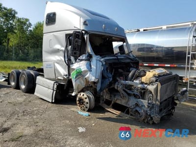 2013 VOLVO VN VNL 4V4NC9TG2DN135987 - główne zdjęcie licytacji z USA - miniatura