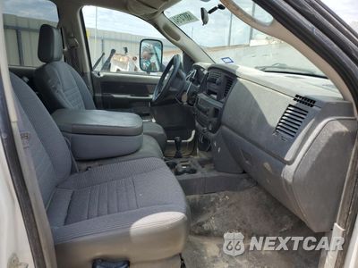 Piąte zdjęcie samochodu w środku: 2009 DODGE RAM 5500 ST VIN:3D6WD78L09G511569 - miniatura