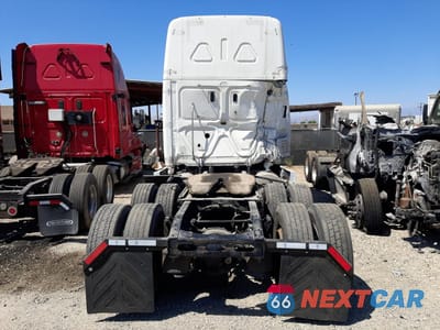 Zdjęcie 9 z 10 samochodu: 2021 FREIGHTLINER CASCADIA 126 VIN:3AKJHHDR5MSMZ6645 - miniatura