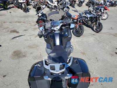 Zdjęcie 6 z 10 samochodu: 2022 BMW R 1250 RT VIN:WB10L0300N6F40245 - miniatura