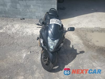 Piąte zdjęcie samochodu w środku: 2015 SUZUKI GSX1300 RA VIN:JS1GX72B7F2101044 - miniatura