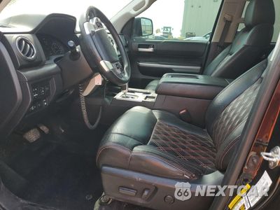 Zdjęcie 7 z 12 samochodu: 2018 TOYOTA TUNDRA CREWMAX SR5 VIN:5TFEY5F14JX234565 - miniatura