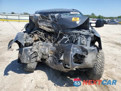 Piąte zdjęcie samochodu w środku: 2011 NISSAN TITAN S VIN:1N6BA0EC4BN305593 - miniatura