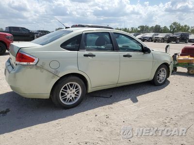 Trzecie zdjęcie samochodu z tyłu: 2010 FORD FOCUS SE VIN:1FAHP3FNXAW117852 - miniatura