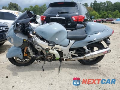Trzecie zdjęcie samochodu z tyłu: 2005 SUZUKI GSX1300 RK5 VIN:JS1GW71A752108912 - miniatura