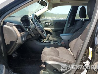 Zdjęcie 7 z 13 samochodu: 2017 JEEP CHEROKEE LATITUDE VIN:1C4PJLCB1HW623131 - miniatura