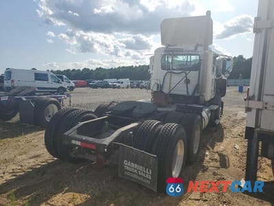 Czwarte zdjęcie samochodu z boku: 2017 MACK 600 CXU600 VIN:1M1AW09Y5HM077575 - miniatura