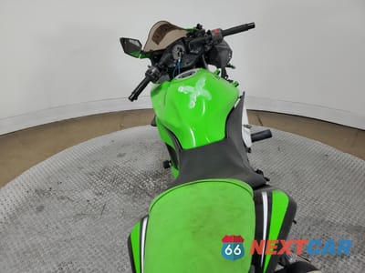 Zdjęcie 6 z 11 samochodu: 2010 KAWASAKI EX250 J VIN:JKAEXMJ19ADA64156 - miniatura